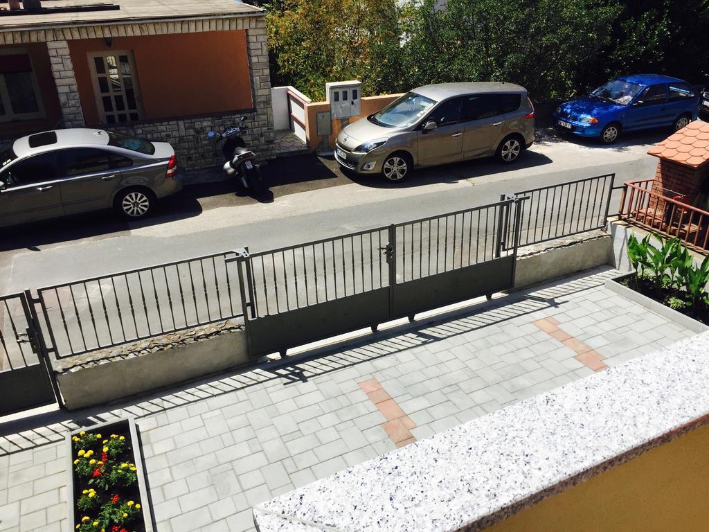 Apartment Dvorska *